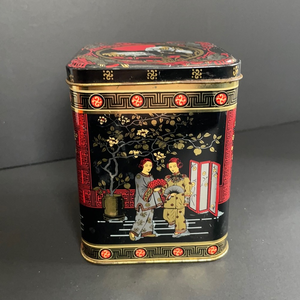 Decorative Asian Tin with Hinged Lid Vintage Home Decor Bird Tea Storage